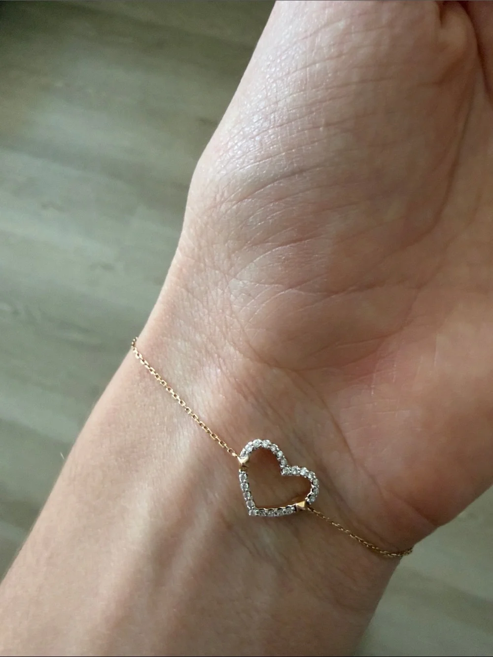 Solid 14k gold and Diamond heart kendra scott bracelet